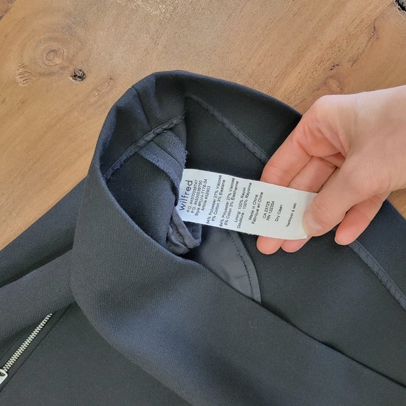 ARITIZIA WILFRED Zipper pockets mini skirt - Picture 3 of 7